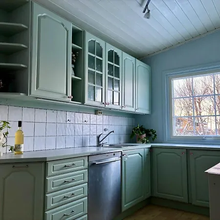 Villaer Spacious House - Free Parking - King Beds *