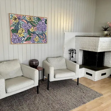 Spacious House - Free Parking - King Beds Tromsø