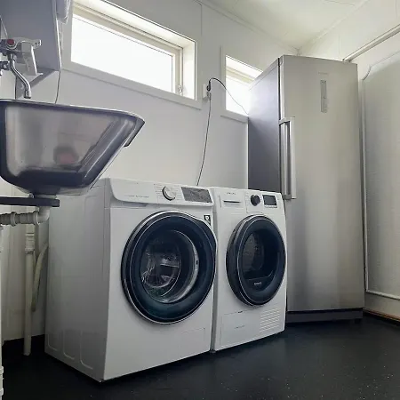 Villa Spacious House - Free Parking - King Beds *