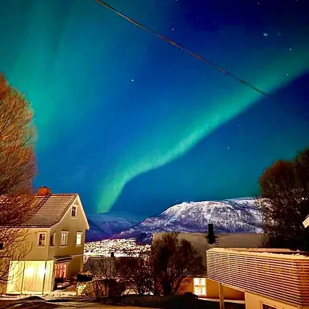 Villa Spacious House - Free Parking - King Beds *