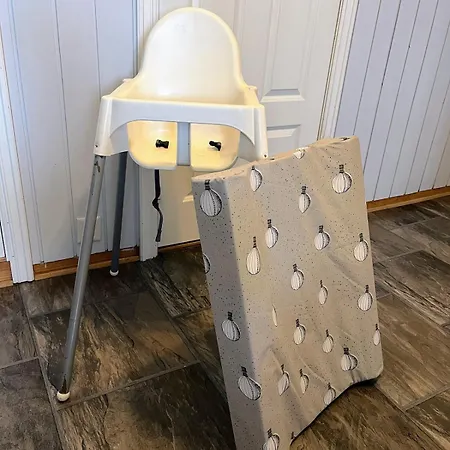 Spacious House - Free Parking - King Beds Villa Tromsø