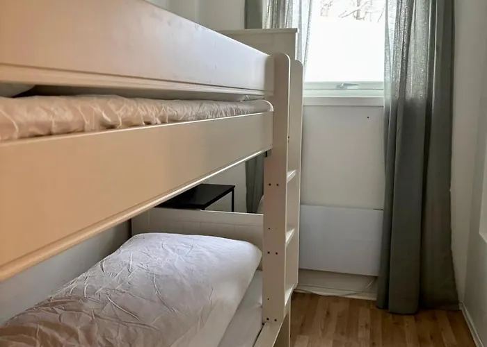 Spacious House - Free Parking - King Beds Tromsø