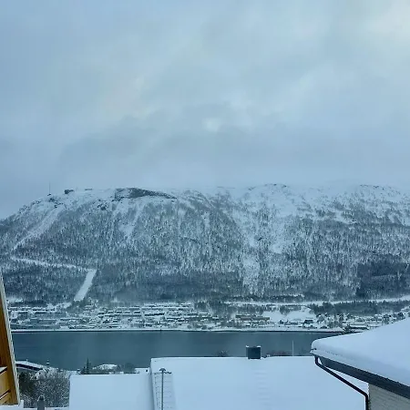 Vila Spacious House - Free Parking - King Beds Tromsø